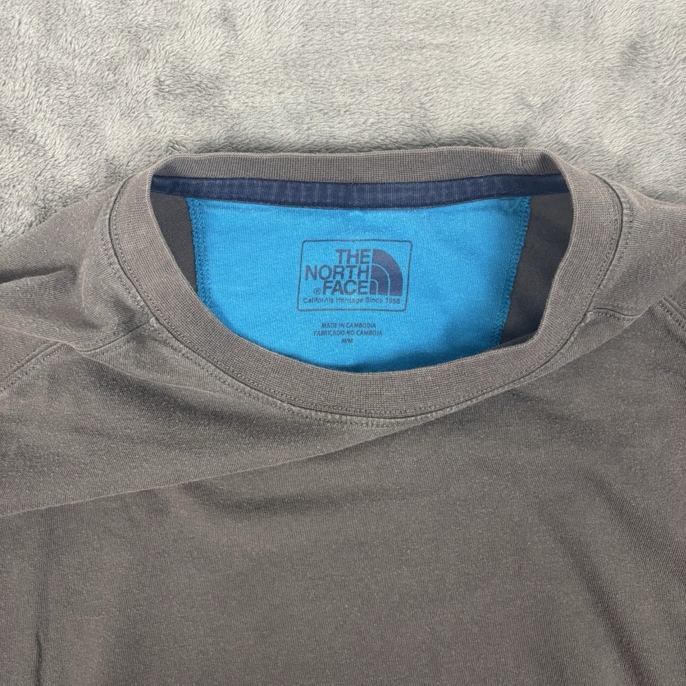 The North Face Men's Dark Taupe Long Raglan Sleeve Oversize Tee Size Mβ - Picture 3 of 7